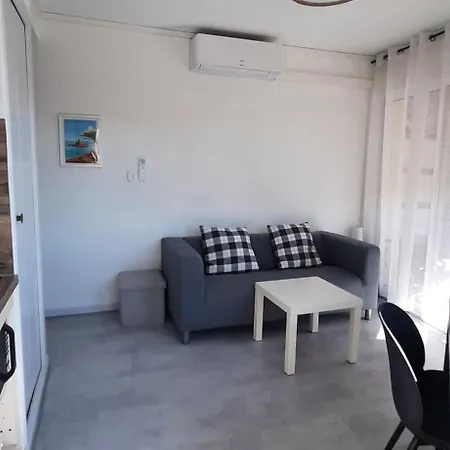 Bright 300m From With Balcony Apartment *