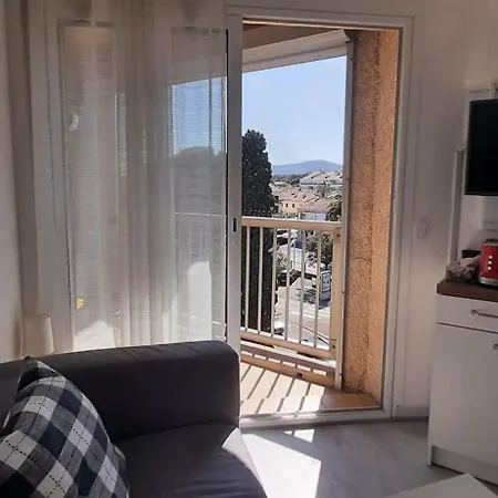 Lägenhet Bright 300m From With Balcony Fréjus